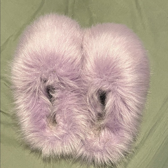 Accessories - Lavender Fluffy Women's Slippers